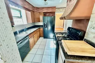 3015 N 77th Ct, Elmwood Park, IL 60707 - Photo 5