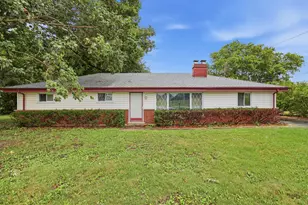 608 E Camp McDonald Rd, Prospect Heights, IL 60070 - Photo 1