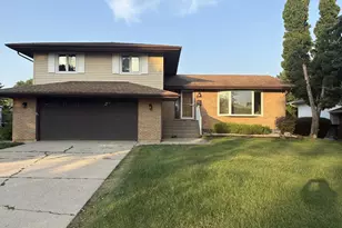 4602 Magnolia Dr, Rolling Meadows, IL 60008 - Photo 1