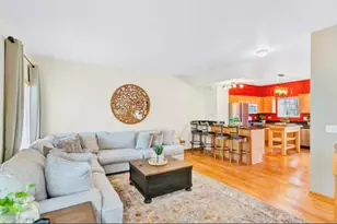 143 Monarch Dr, Streamwood, IL 60107 - Photo 3