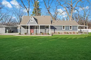 6N221 Virginia Rd, Roselle, IL 60172 - Photo 3
