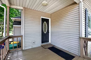 224 Charles St, Sycamore, IL 60178 - Photo 3