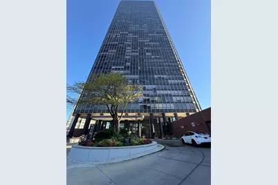 5415 N Sheridan Road #812, Chicago, IL 60640 - Photo 1