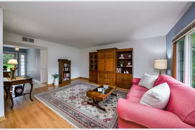 21W621 Buckingham Road, Glen Ellyn, IL 60137 - Photo 9