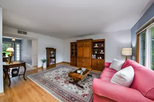 21W621 Buckingham Rd, Glen Ellyn, IL 60137 - Photo 9