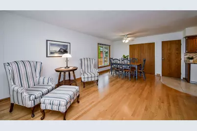 21W621 Buckingham Road, Glen Ellyn, IL 60137 - Photo 17