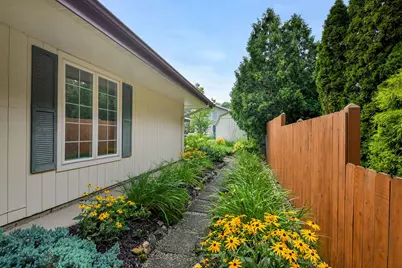21W621 Buckingham Road, Glen Ellyn, IL 60137 - Photo 3