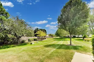 2802 Gilcrest Ct, Schaumburg, IL 60193 - Photo 3