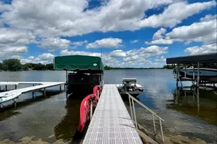 225 Edgewater Dr, Crystal Lake, IL 60014 - Photo 37