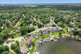 225 Edgewater Dr, Crystal Lake, IL 60014 - Photo 35