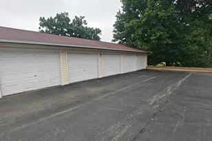 2713 Northcreek Dr, Woodridge, IL 60517 - Photo 25