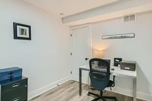 1351 W Balmoral Ave, Chicago, IL 60640 - Photo 23