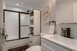 1351 W Balmoral Ave, Chicago, IL 60640 - Photo 25