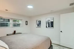 1351 W Balmoral Ave, Chicago, IL 60640 - Photo 13