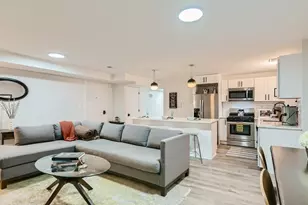 1351 W Balmoral Ave, Chicago, IL 60640 - Photo 5