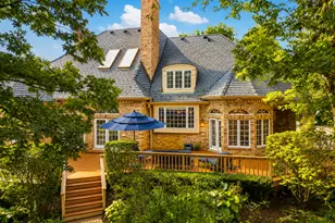 136 Circle Ridge Dr, Burr Ridge, IL 60527 - Photo 13