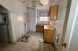 7015 S Paxton Ave, Chicago, IL 60649 - Photo 5