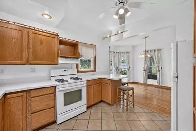 615 N 14th Street, Dekalb, IL 60115 - Photo 9