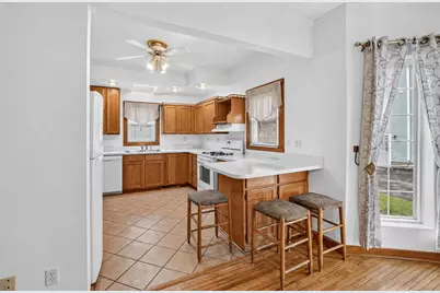615 N 14th Street, Dekalb, IL 60115 - Photo 7