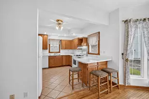 615 N 14th St, Dekalb, IL 60115 - Photo 7