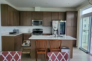 300 Timberleaf Cir, Roselle, IL 60172 - Photo 3