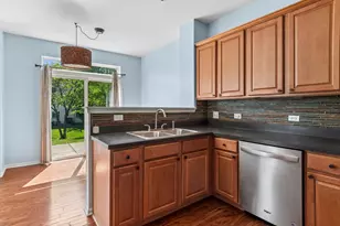 2357 Sunshine Ln, Aurora, IL 60503 - Photo 9