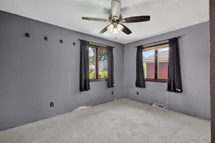 802 Adams St, Ottawa, IL 61350 - Photo 25