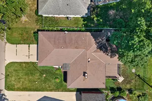 802 Adams St, Ottawa, IL 61350 - Photo 3