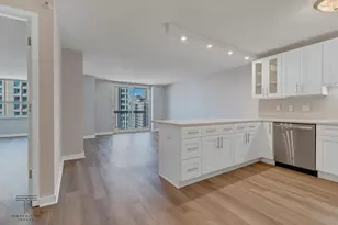 545 N Dearborn St, Chicago, IL 60654 - Photo 3