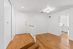 9155 Sutton Ct, Orland Park, IL 60462 - Photo 5