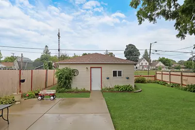 1627 Greenfield Avenue, North Chicago, IL 60064 - Photo 17
