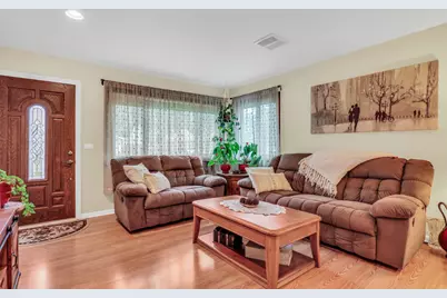 1627 Greenfield Avenue, North Chicago, IL 60064 - Photo 3