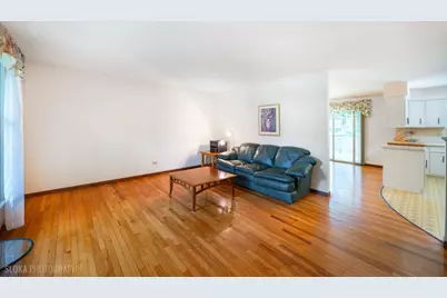 6914 Meadow Drive, Crystal Lake, IL 60012 - Photo 5