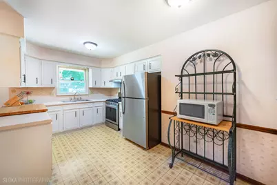 6914 Meadow Drive, Crystal Lake, IL 60012 - Photo 7