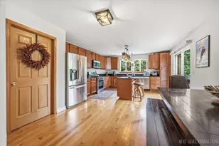 2416 McKenzie Ct, Aurora, IL 60503 - Photo 7