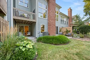 233 Parktrail Ct, Schaumburg, IL 60173 - Photo 5