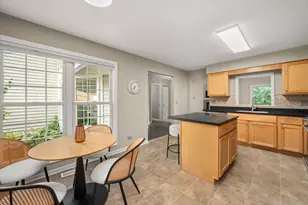 233 Parktrail Ct, Schaumburg, IL 60173 - Photo 17