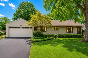 46 Golfview Rd, Lake Zurich, IL 60047 - Photo 1