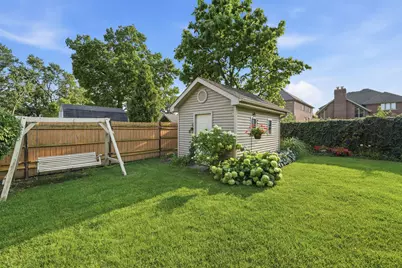 2272 Eastview Drive, Des Plaines, IL 60016 - Photo 39
