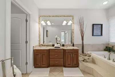 2272 Eastview Drive, Des Plaines, IL 60016 - Photo 19