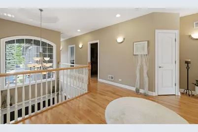2272 Eastview Drive, Des Plaines, IL 60016 - Photo 15