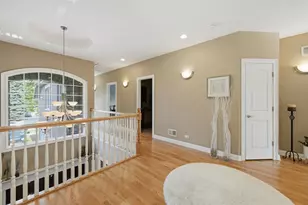 2272 Eastview Dr, Des Plaines, IL 60016 - Photo 15