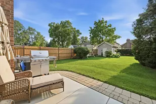 2272 Eastview Dr, Des Plaines, IL 60016 - Photo 37