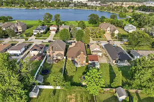 2272 Eastview Dr, Des Plaines, IL 60016 - Photo 45
