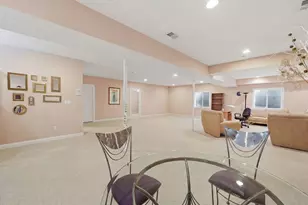 2272 Eastview Dr, Des Plaines, IL 60016 - Photo 31
