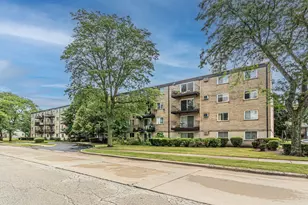 2515 E Olive Ave, Arlington Heights, IL 60004 - Photo 1