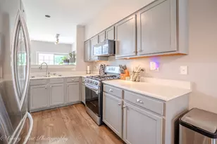 22 S Barton Trail, Batavia, IL 60510 - Photo 11