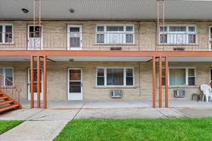 6250 W 64th Pl, Chicago, IL 60638 - Photo 11