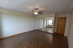4180 N Marine Dr, Chicago, IL 60613 - Photo 9