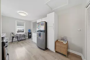 3231 W 99th St, Evergreen Park, IL 60805 - Photo 9